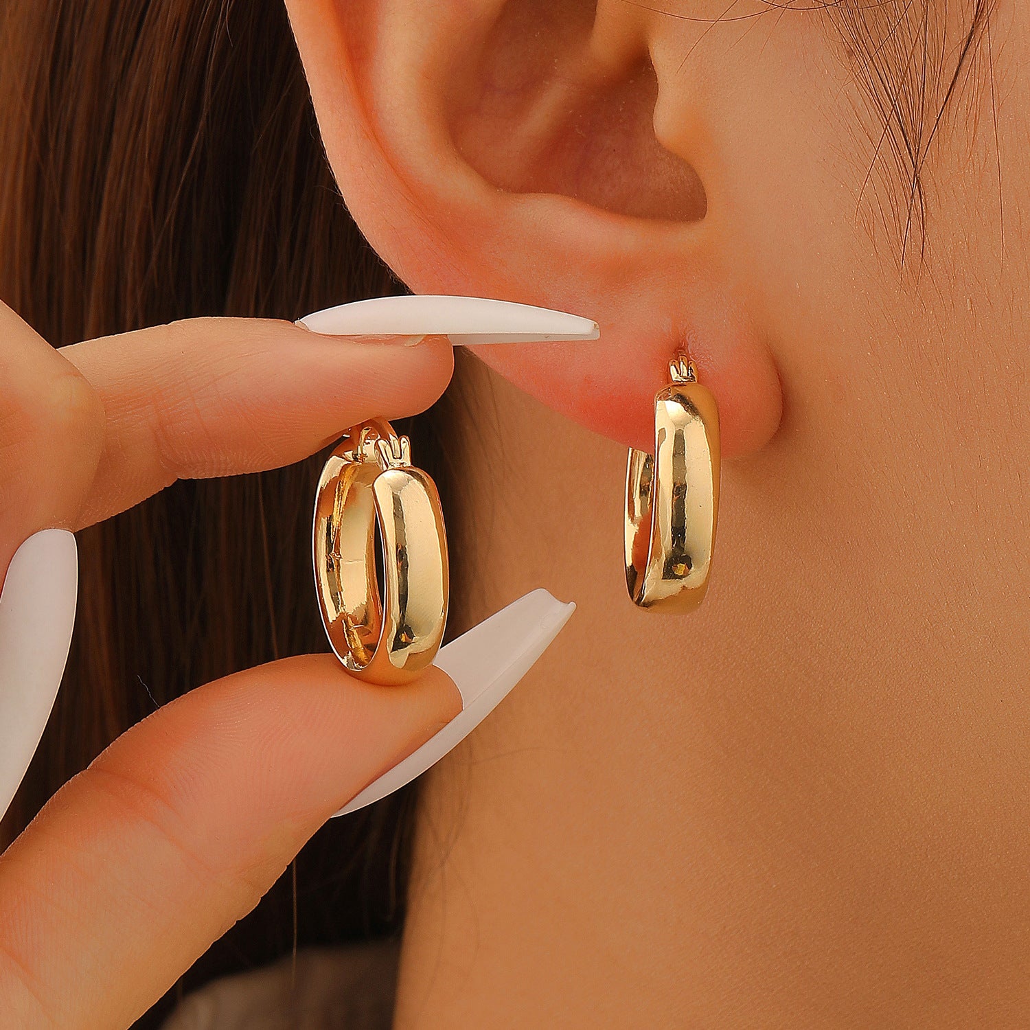 Wholesale Chic Gold C-Shaped Earrings Geometric Retro Style Fashion Accessory for Resale