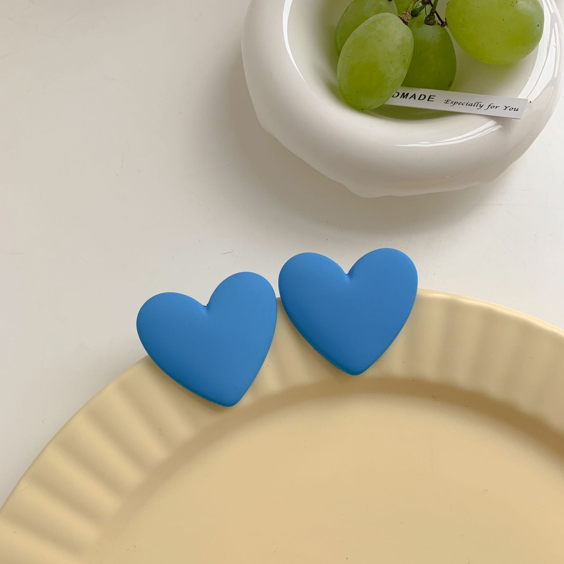 Wholesale spray painted candy color heart shaped acrylic earrings