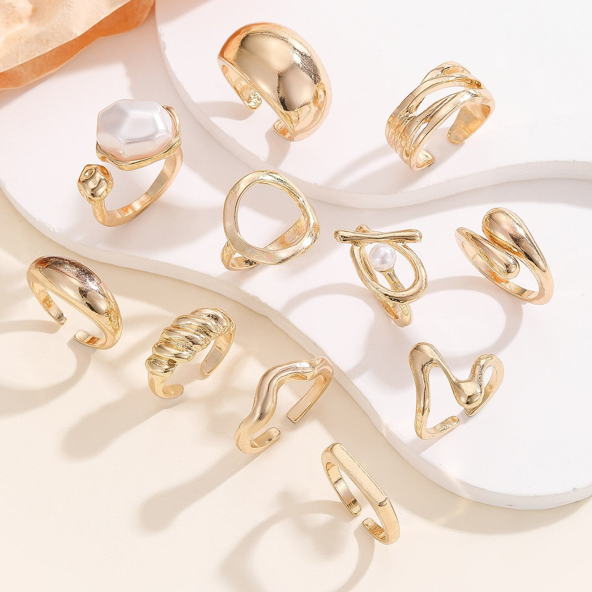 Wholesale Gold Tone Alloy Baroque Irregular Ring Set 11 Piece Fashion Jewelry Accessory For Women Stylish Gift For Everyday Wear