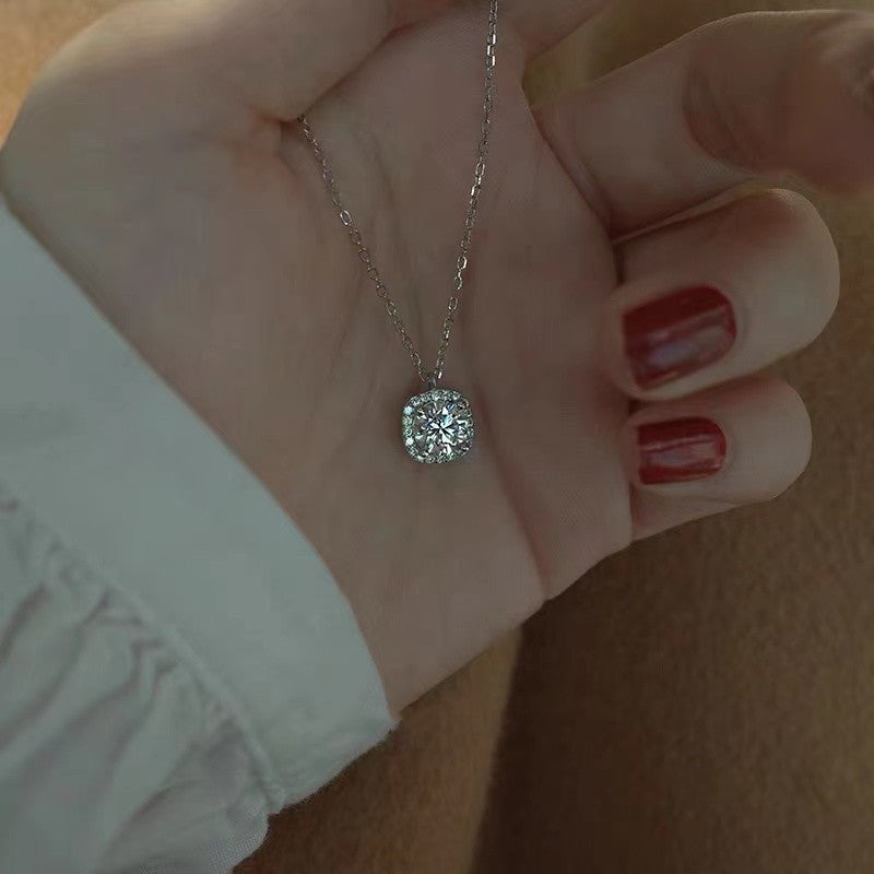 Wholesale S925 sterling silver small square sugar  light luxury  necklace