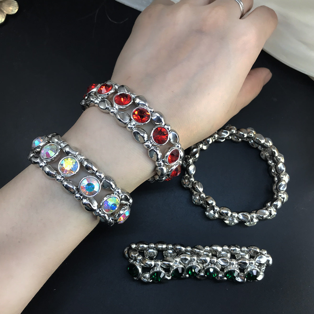 Bracciale elastico stile punk all'ingrosso