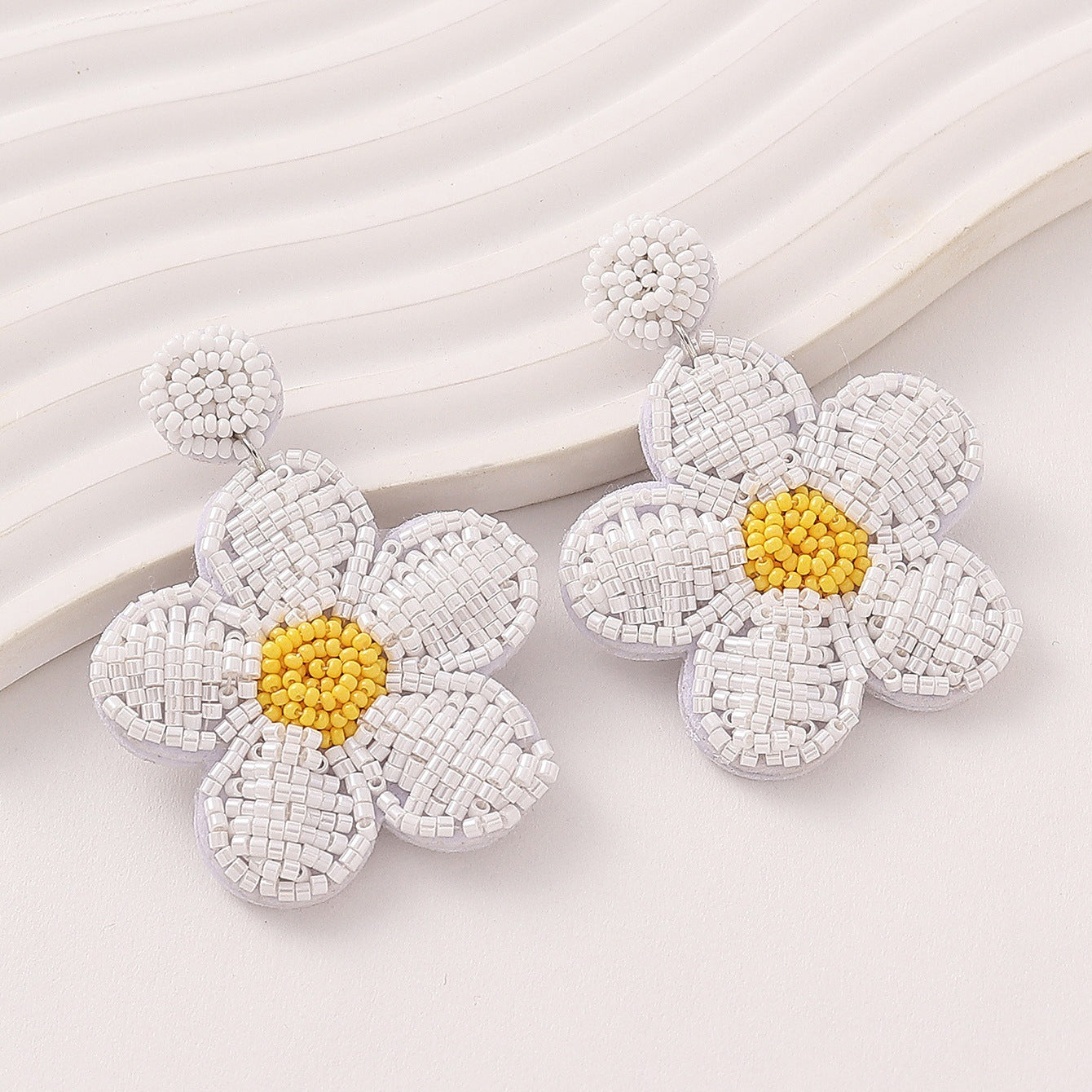 Wholesale Gesang Flower Hand-woven Beaded Earrings