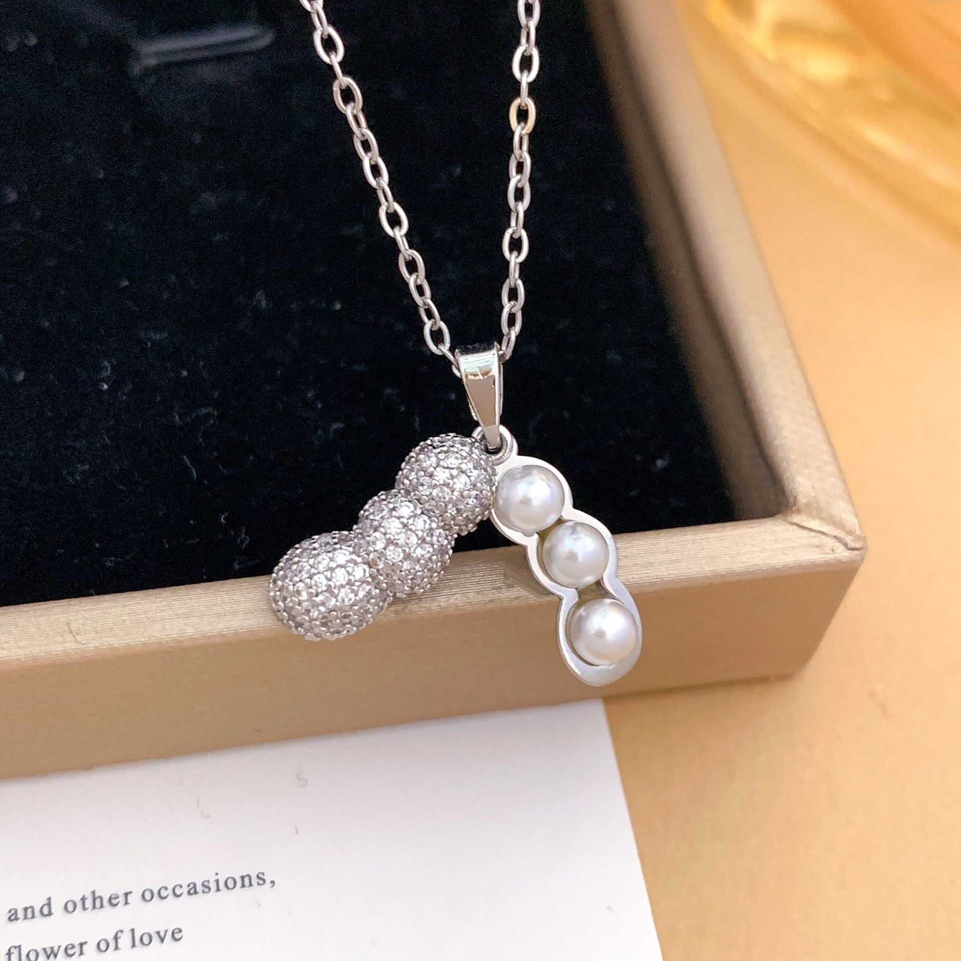 Wholesale Fashion Real Gold Plated Shell Pearl Pendant Necklace,  Titanium Steel Choker Jewelry Accessory