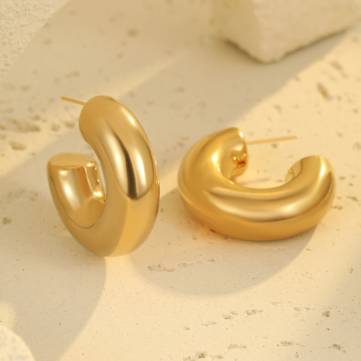 Wholesale hollow stainless steel smooth C- shaped  plating 18K gold earrings