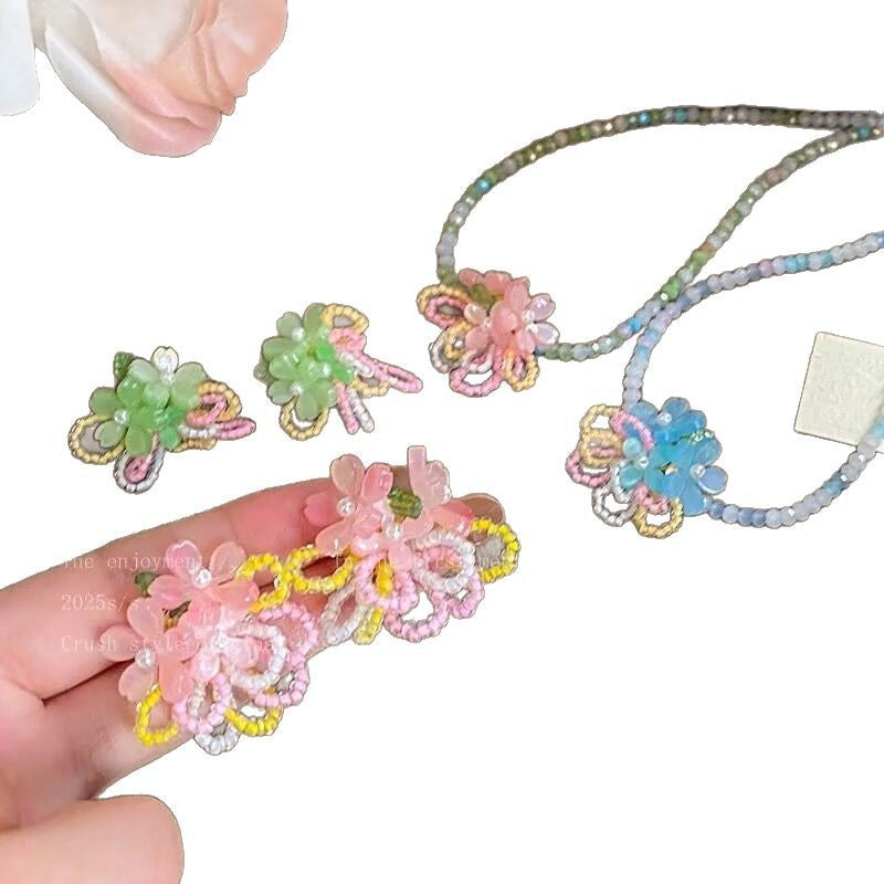 Wholesale Beaded Begonia Flower Clavicle Necklace