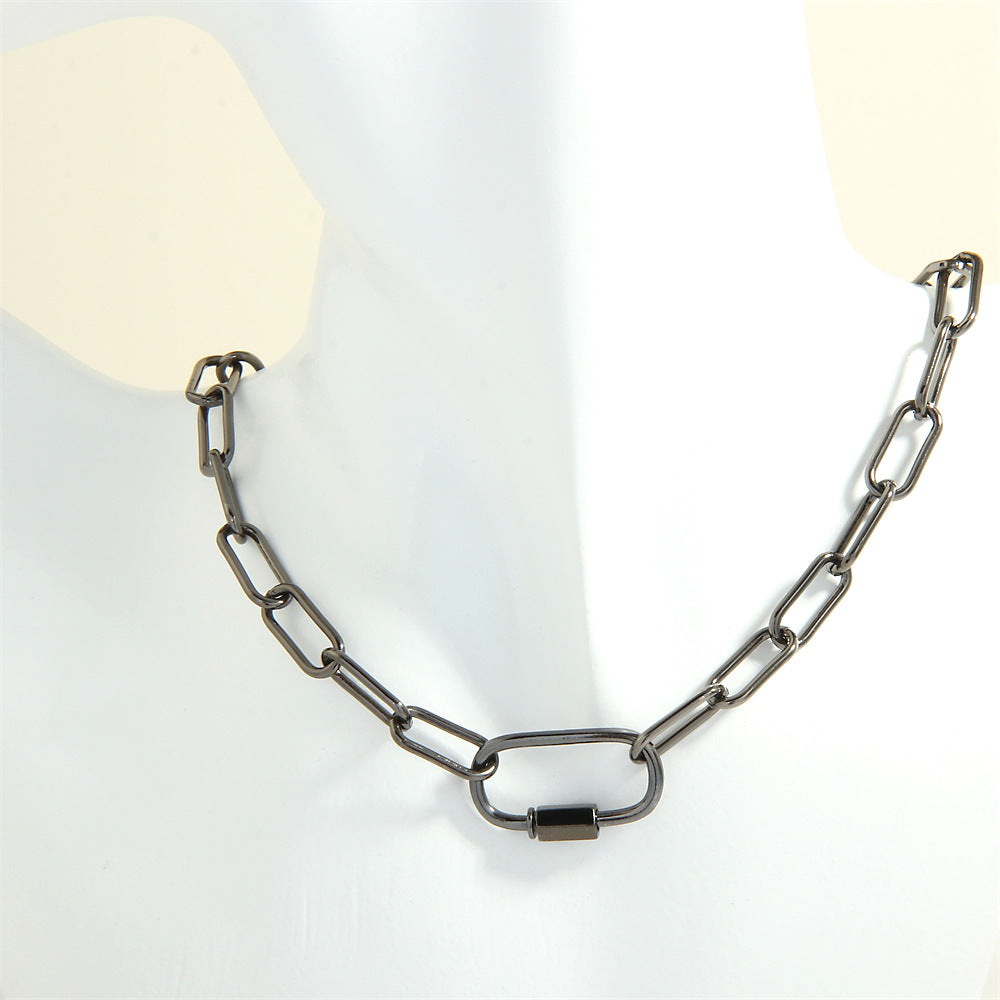 Wholesale Personalized design screw buckle oval pendant necklace three-color electroplating color-preserving clavicle chain