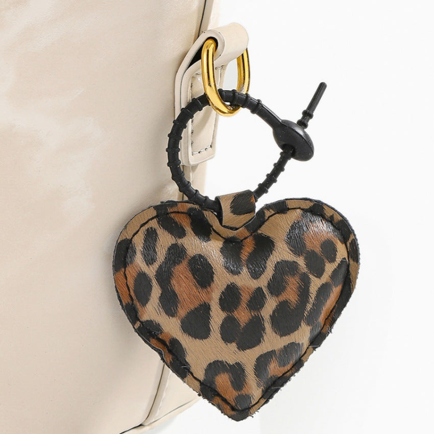 Wholesale PU cotton filled leopard print love keychain