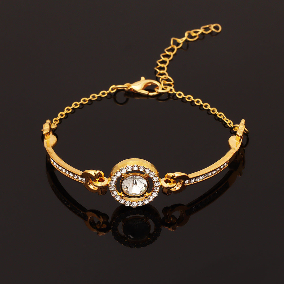 Wholesale Trendy Four-Leaf Clover Crystal Women' s Bracelet Gold Alloy Electroplated Jewelry Accessory ACCVIP