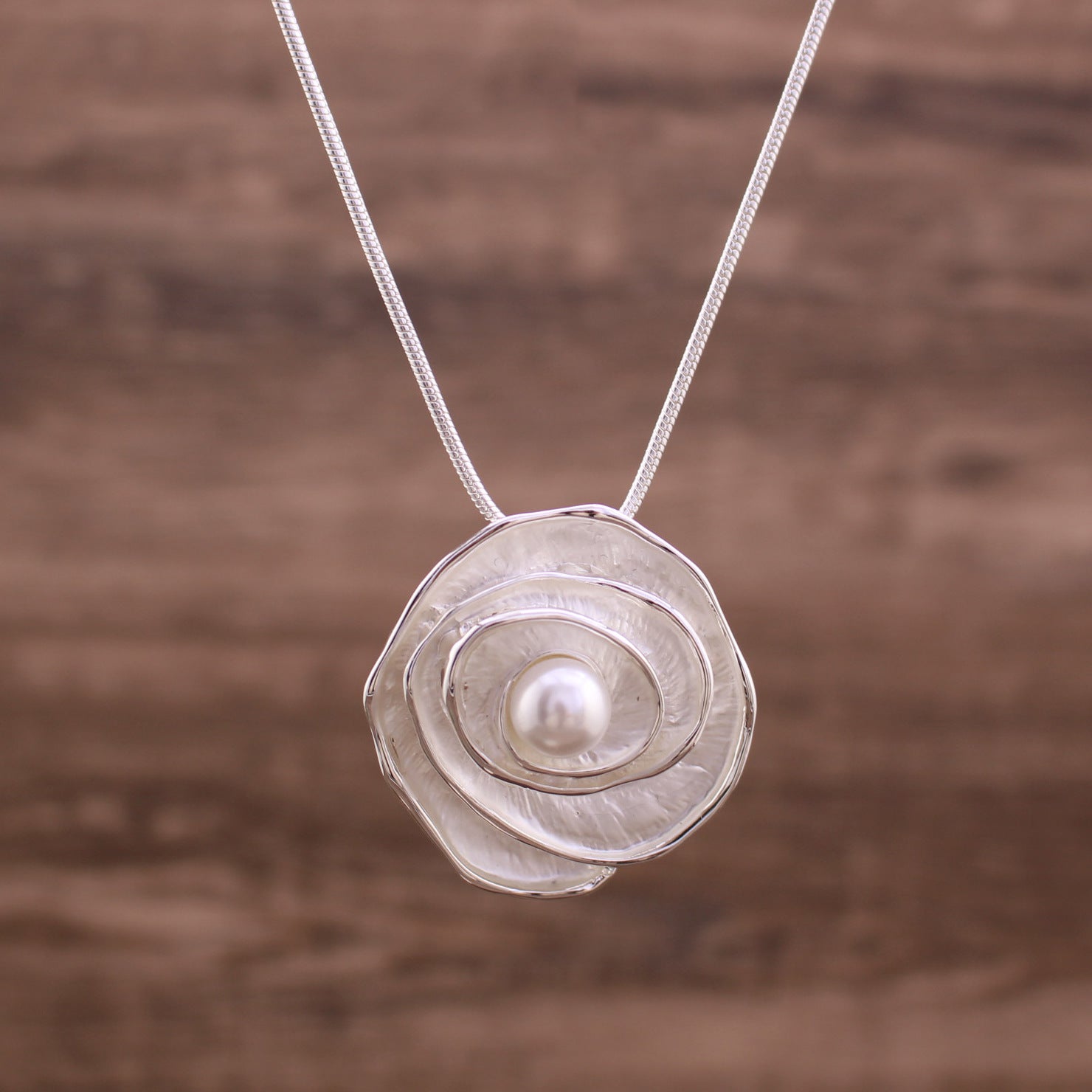 Wholesale Colorful Painted Oil Pearl Inlaid Rose Flower Pendant Necklaces ACC-NE-Taol003