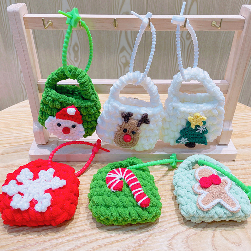 Wholesale Handmade woven bags  Christmas  keychains ACCVIP