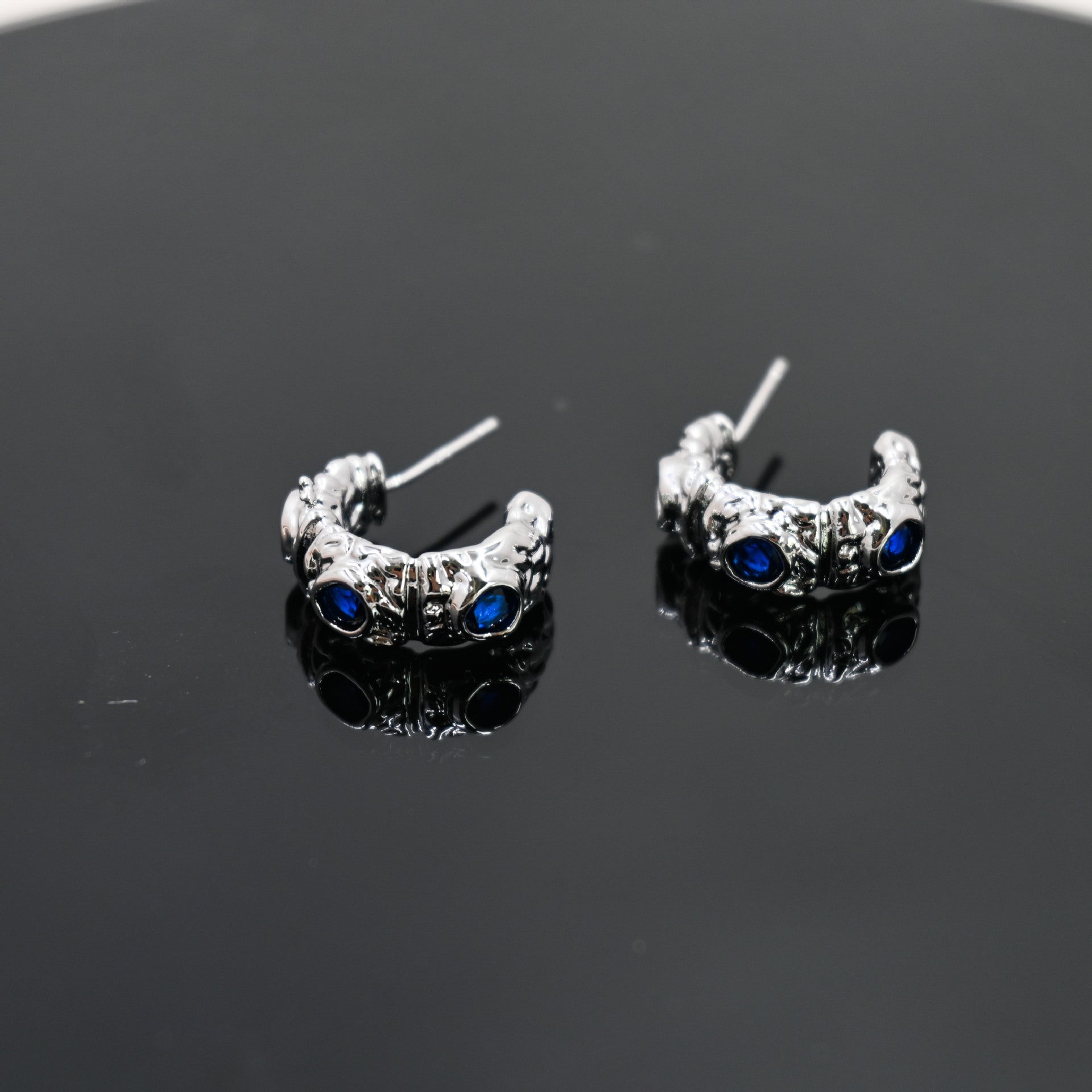 Wholesale  Vintage Micro-inlaid Zircon C- shaped Earrings