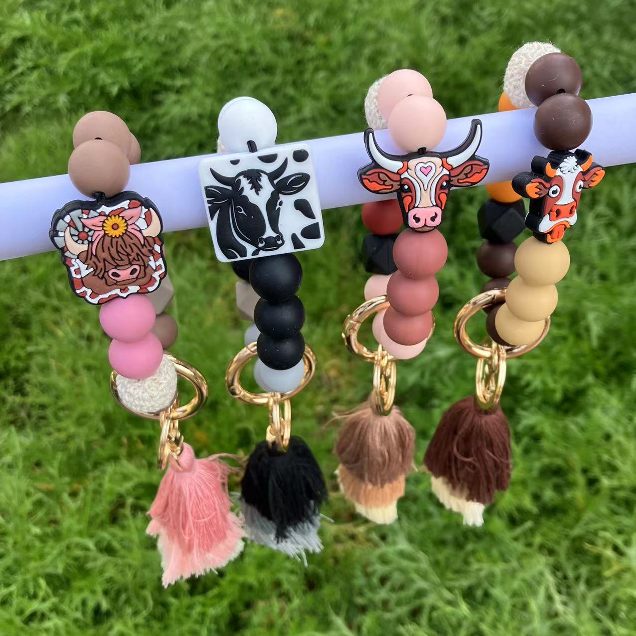 Wholesale Western Style Cow Head Silicone Beaded Wristlet Keychain ACC-KC-QiuXue020