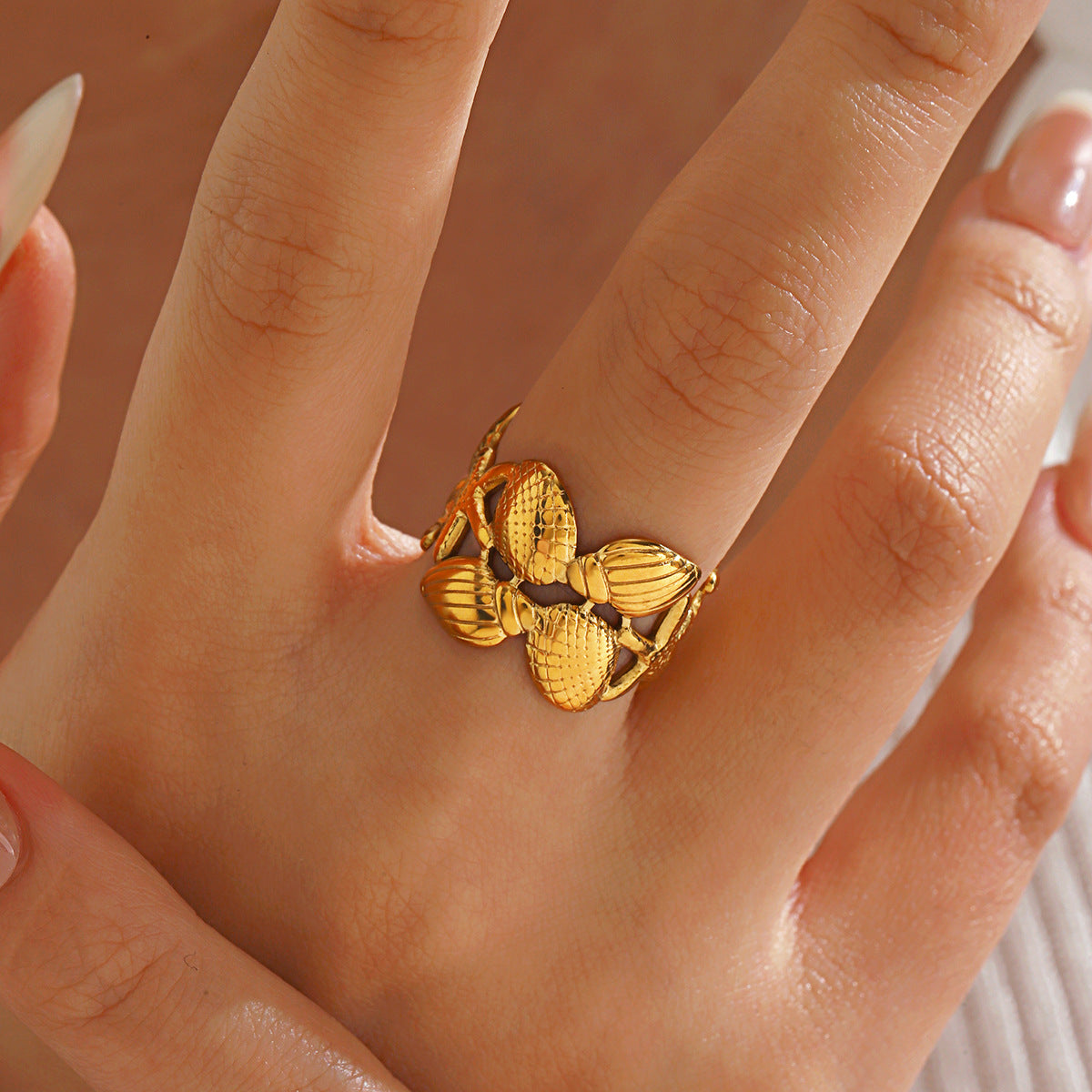 Wholesale Stainless Steel Ocean-Themed Starfish and Shell Rings,  Fashion Jewelry Accessory for Vacation Style