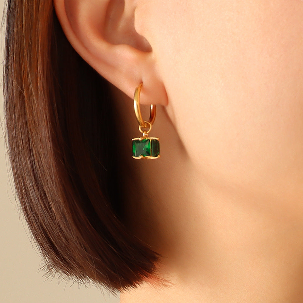 Wholesale Cold Wind Niche Design Titanium Steel Four Claw Buckle Emerald Zircon Necklace Earrings Set,  Fashion Accessory