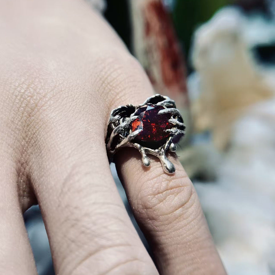 Wholesale Gothic Skull Holding Heart Open Ring Vintage Diamond Set Jewelry Accessory Gift