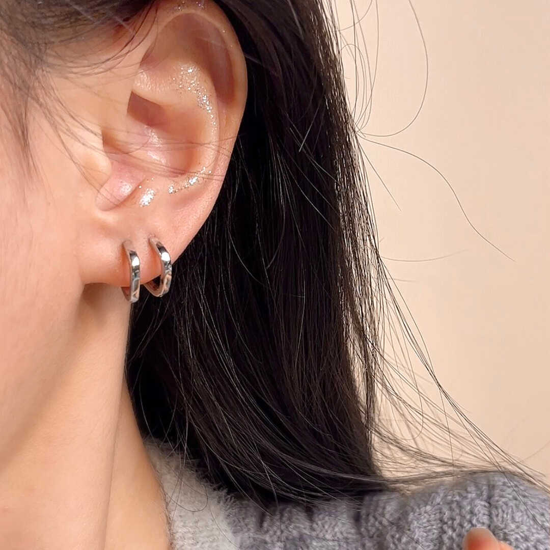Wholesale Asymmetric Fold Hoop Earrings Fashion Accessory for Boutique Resale