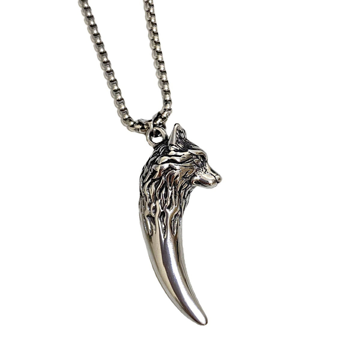 Wholesale Electroplated Alloy Retro Wolf Head Pendant Necklace Men' s Fashion Accessory