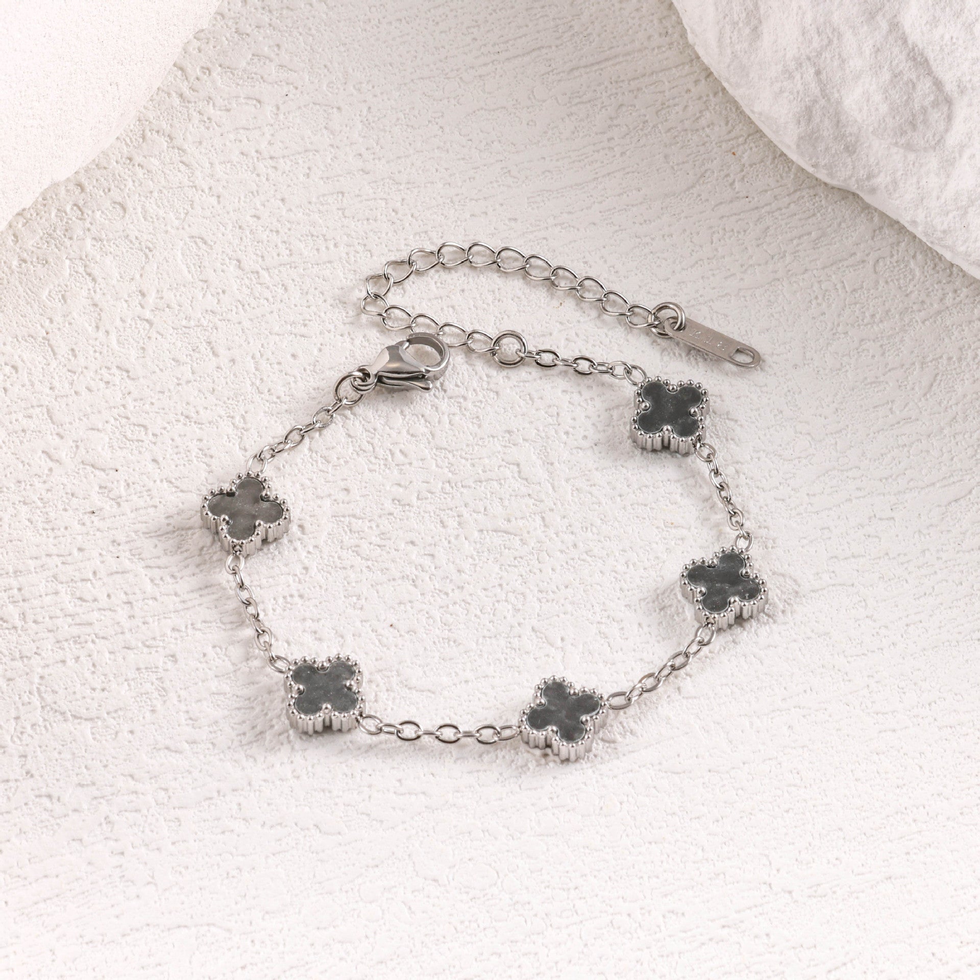 Wholesale Stainless Steel Four-Leaf Clover Bracelet with Mother-of-Pearl and Turquoise,  Trendy Jewelry Accessory for Women