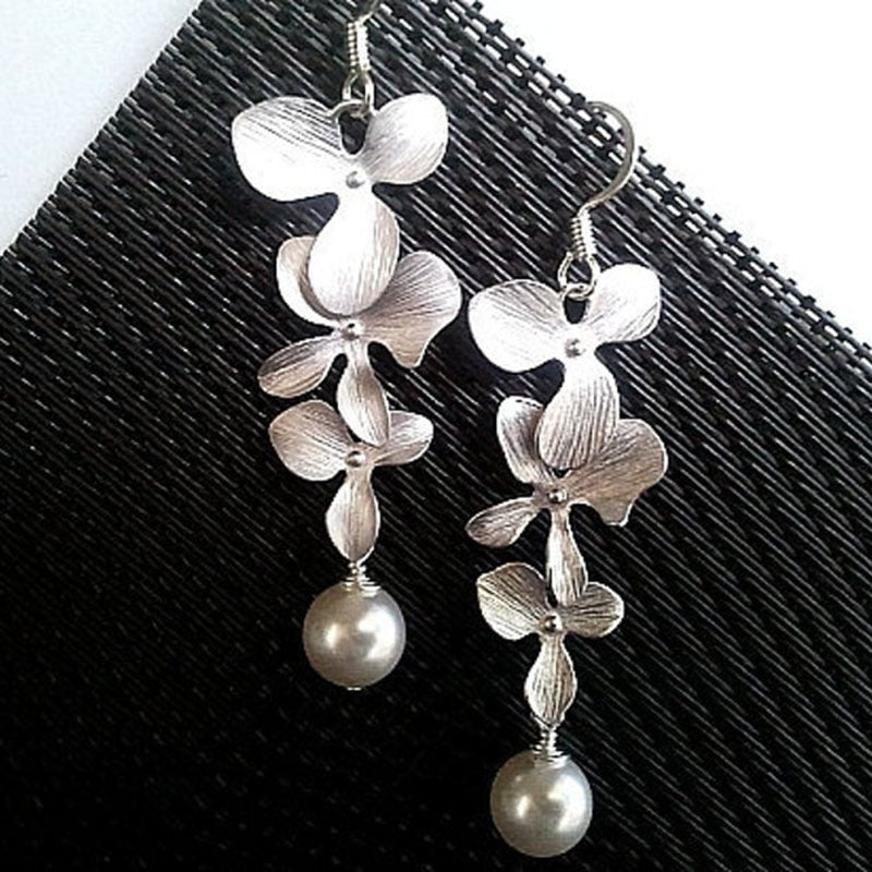 Wholesale  fashion Asian silver petal necklace earrings set