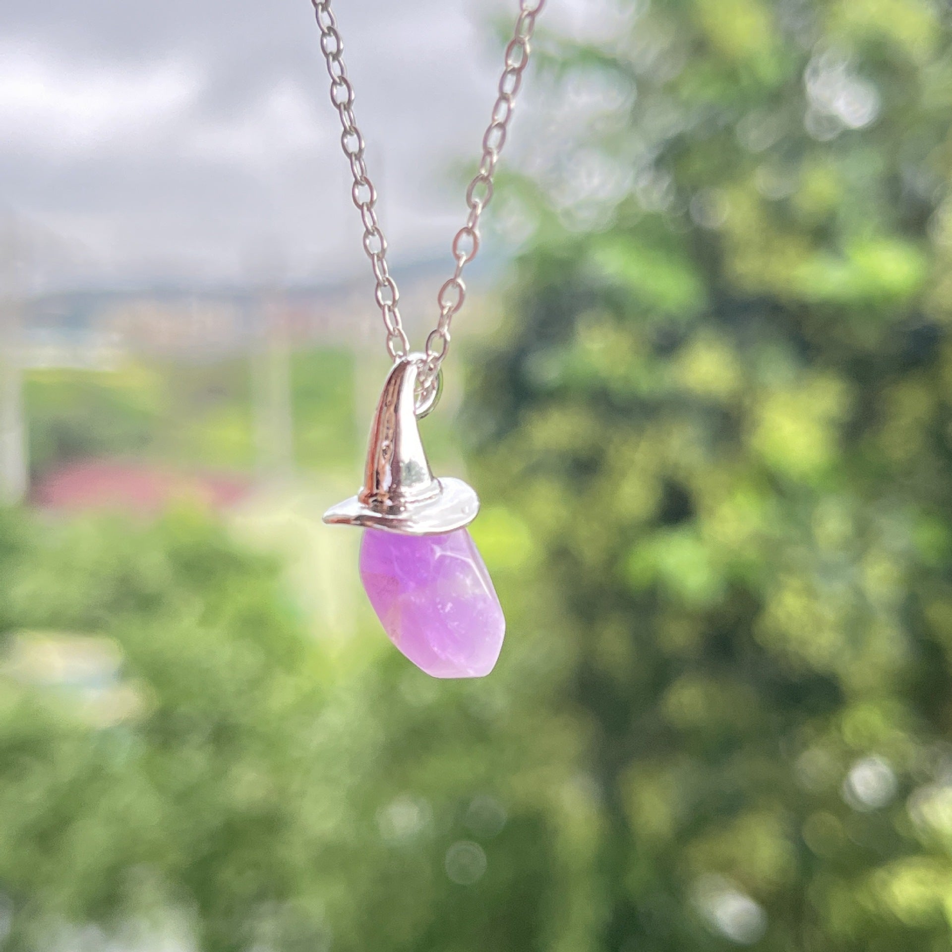Wholesale Natural crystal amethyst hexagonal column witch hat pendant necklace