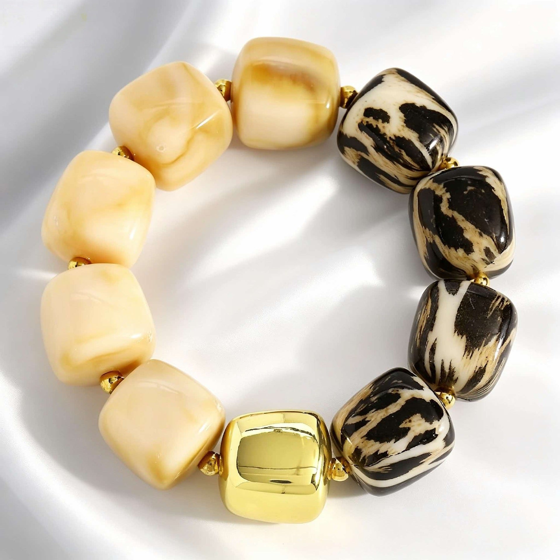 Wholesale Stylish Macaron Marble Resin Cube Bracelet Retro Gold Bead Design Everyday Unisex Jewelry Accessory Gift Resale