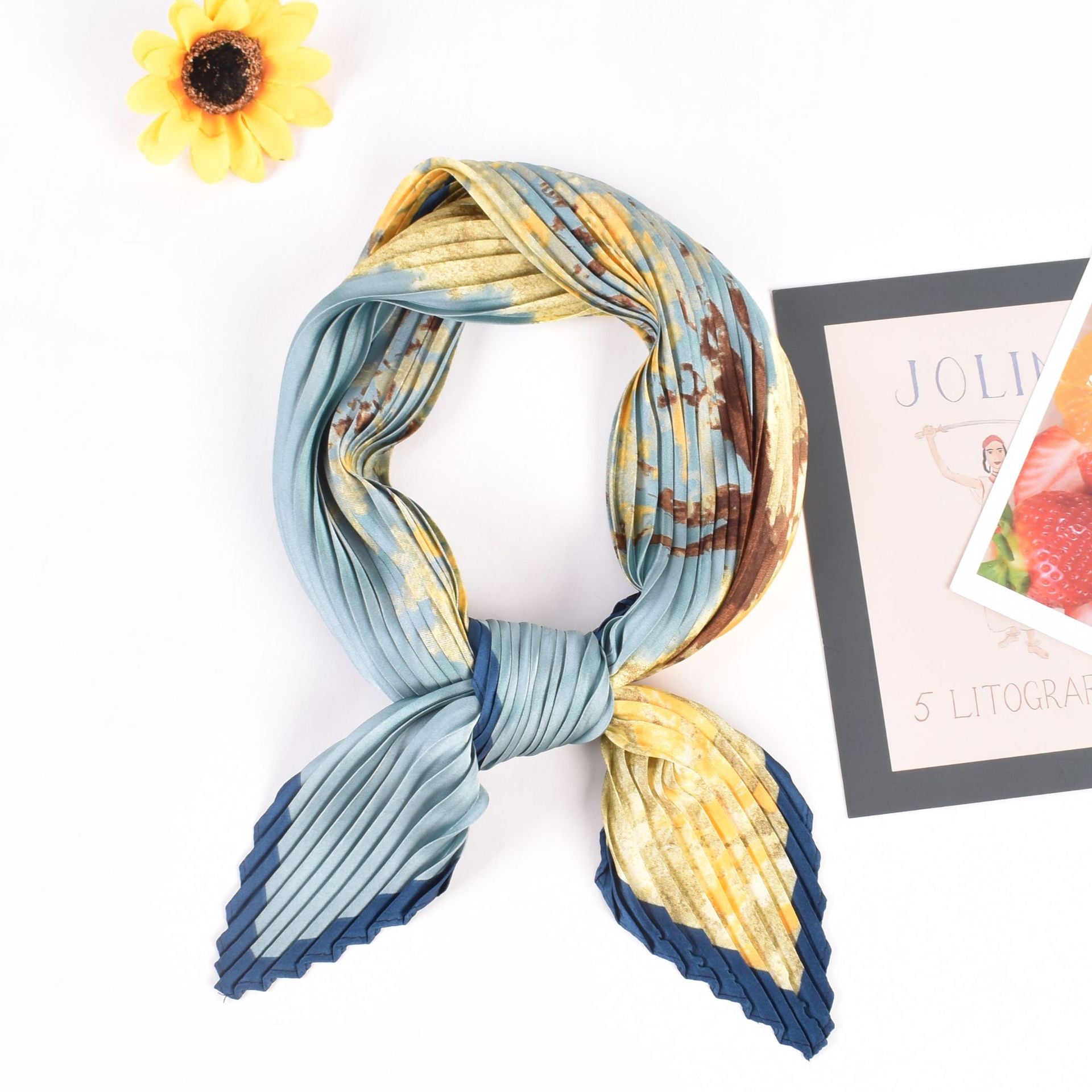 Wholesale  Printing High-grade Pleated Women' s Thin 70 Square Scarf