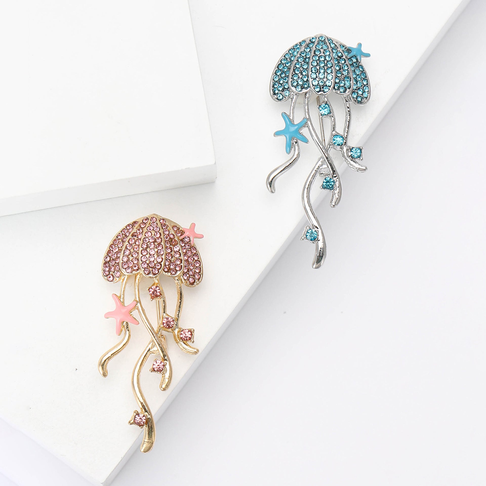 Wholesale Jellyfish Starfish Brooch Pink Alloy Women S Fashion Pin Casual Decorative Jewelry Accessory Gift And Boutique Resale