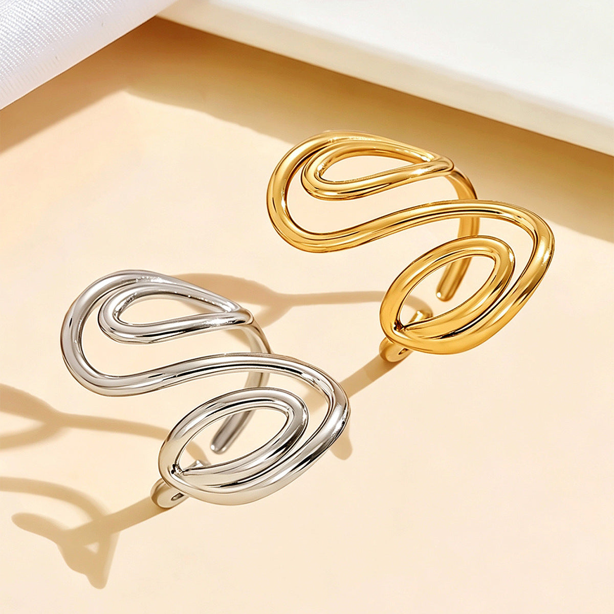Wholesale Chic Geometric Hollow Stainless Steel Ring For Women 18K Gold Plated Fashion Jewelry Accessory