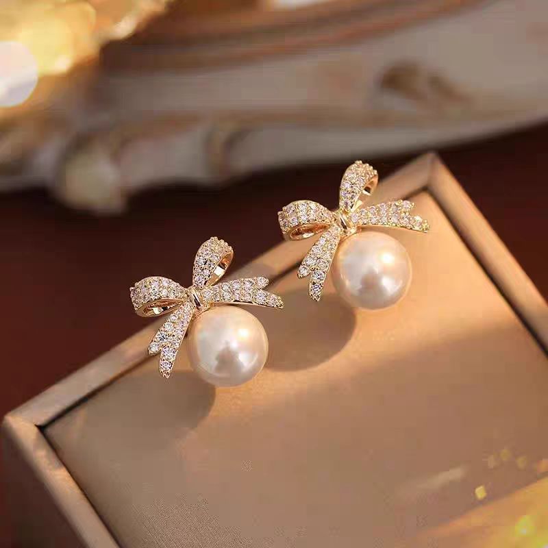 Wholesale Bow Pearl Earrings  Luxury Earrings