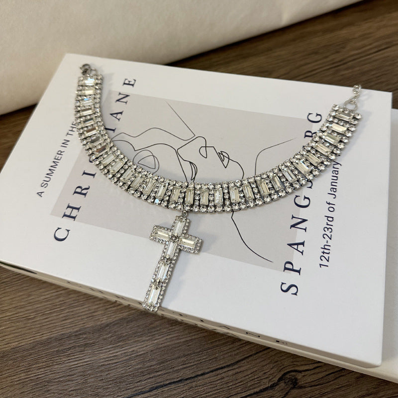 Wholesale  retro luxury high-end rectangular flash diamond cross pendant necklace