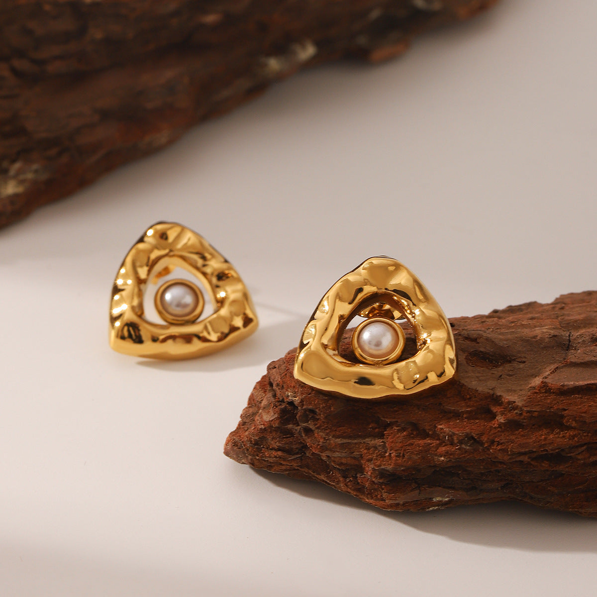 Wholesale stainless steel earrings fashion  inlaid pearl hollow triangle earrings