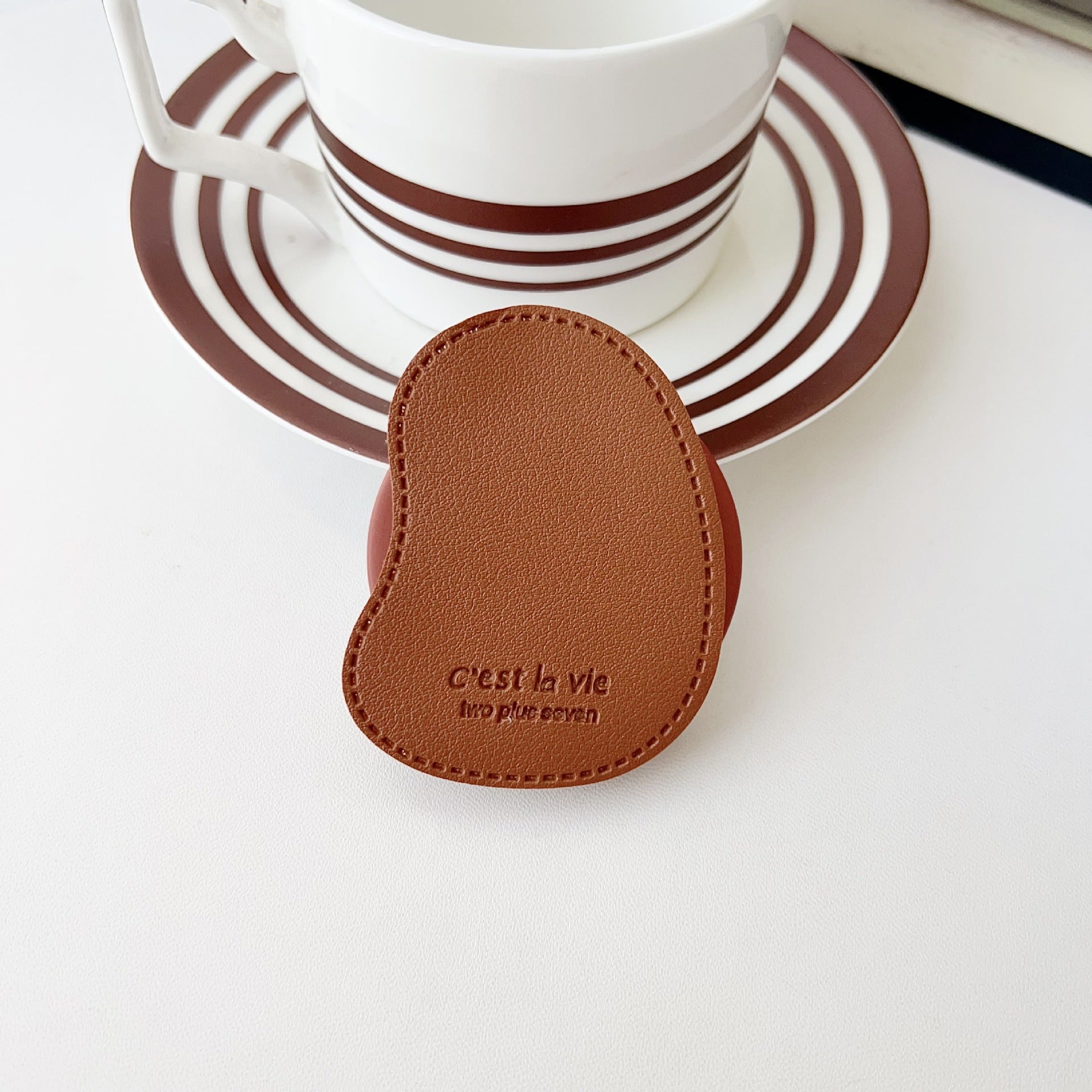 Wholesale Film-textured potato-shaped creative phone holder