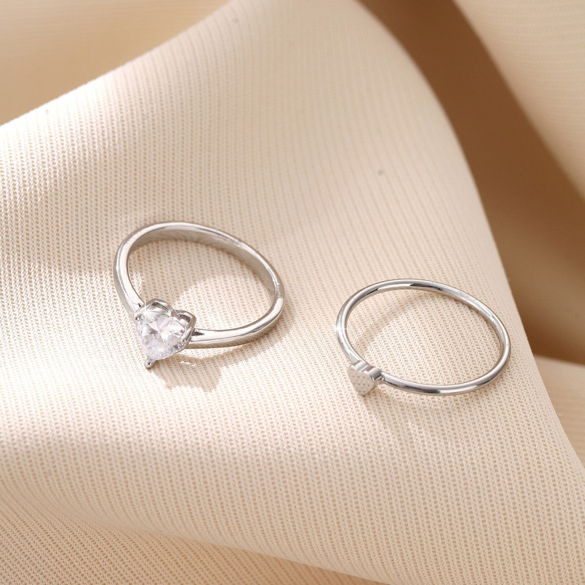 Wholesale  heart-shaped inlaid with shiny white zircon  ring