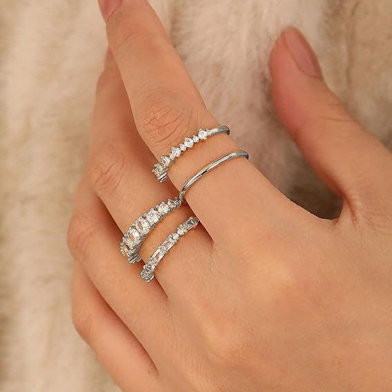 Wholesale Chic Women' s 4-Piece Silver Zircon Ring Set,  Alloy Jewelry Accessory Gift