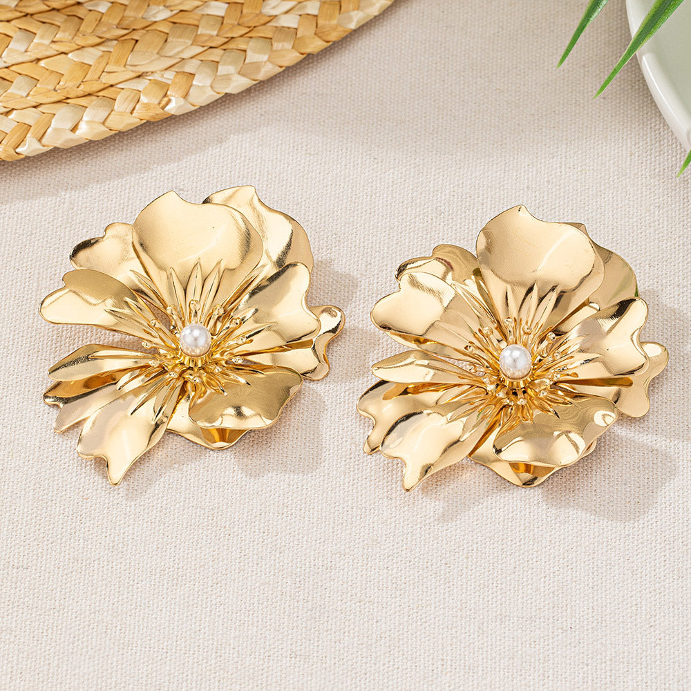 Wholesale Personality Simple Elegant Flower with Pearl Large Flower Earrings