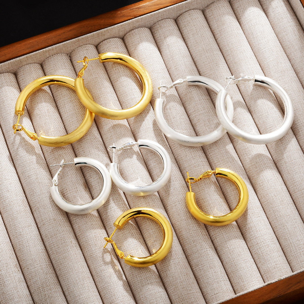 Wholesale Personalized Exaggerated Brushed Earrings Luxury Hoop Earrings