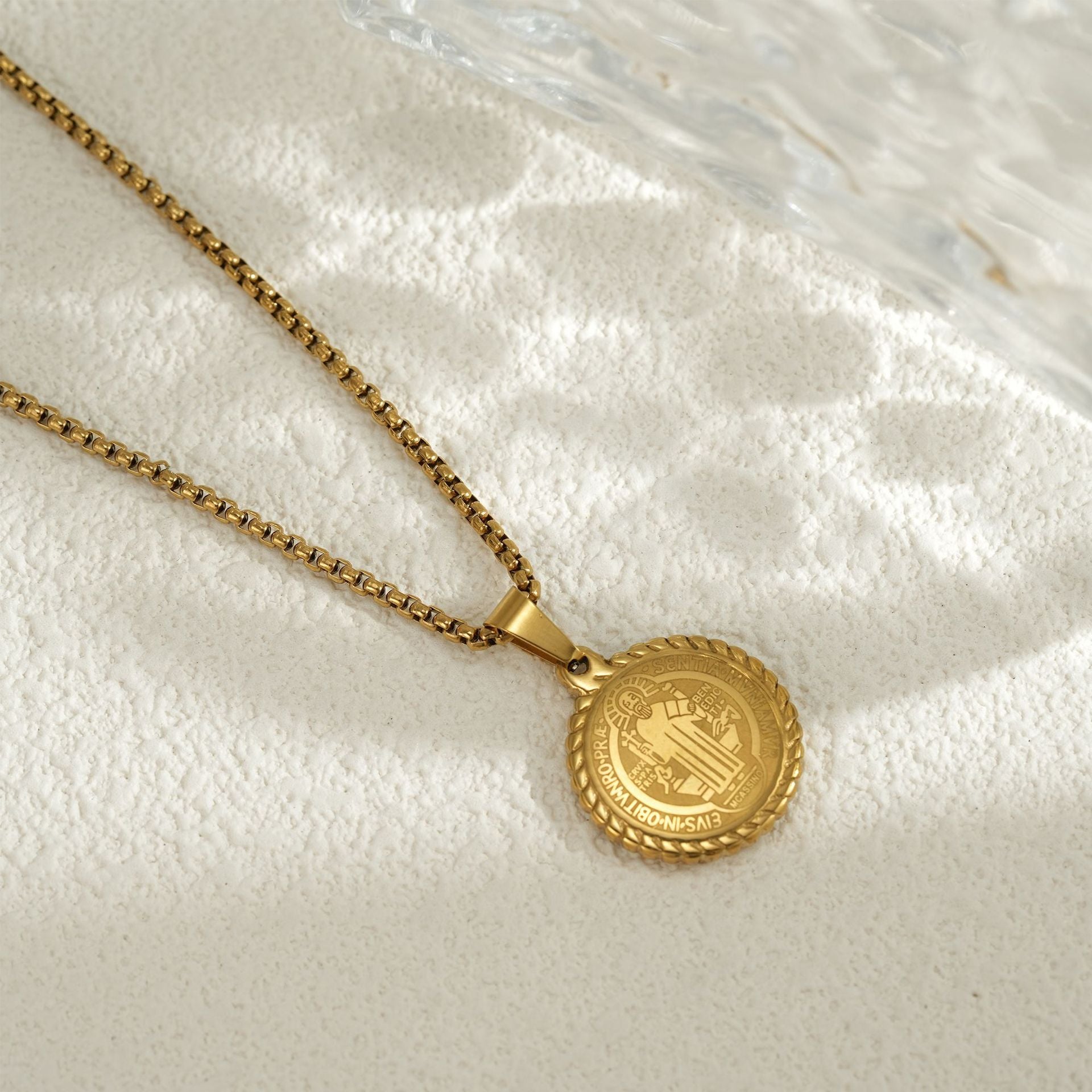 Wholesale stainless steel necklaceplated 18k gold non-fading sweater chain