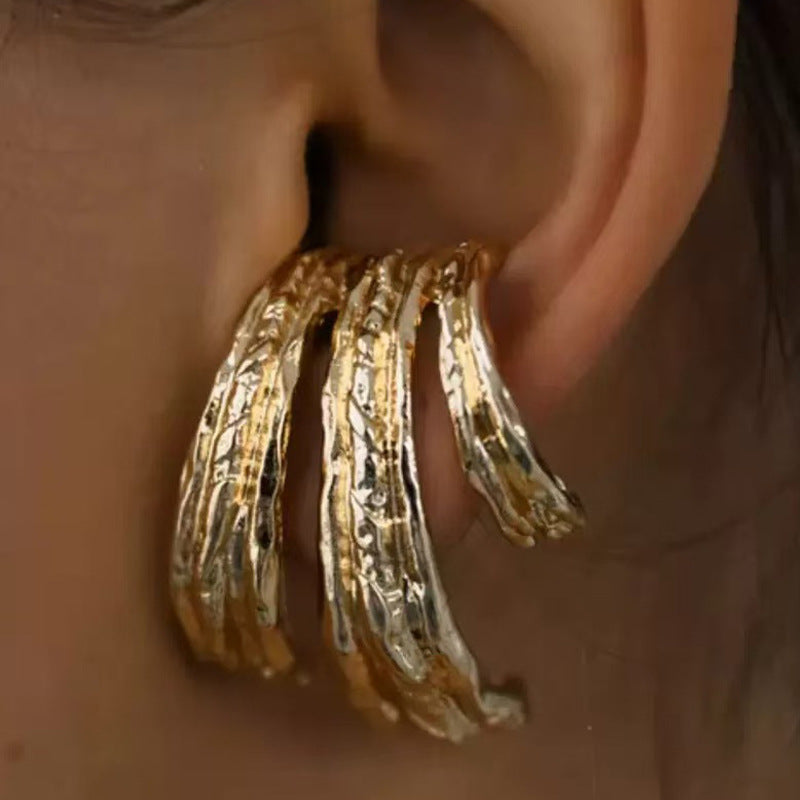 Wholesale metal pleated earrings exaggerated irregular geometric C- shaped stripe earrings