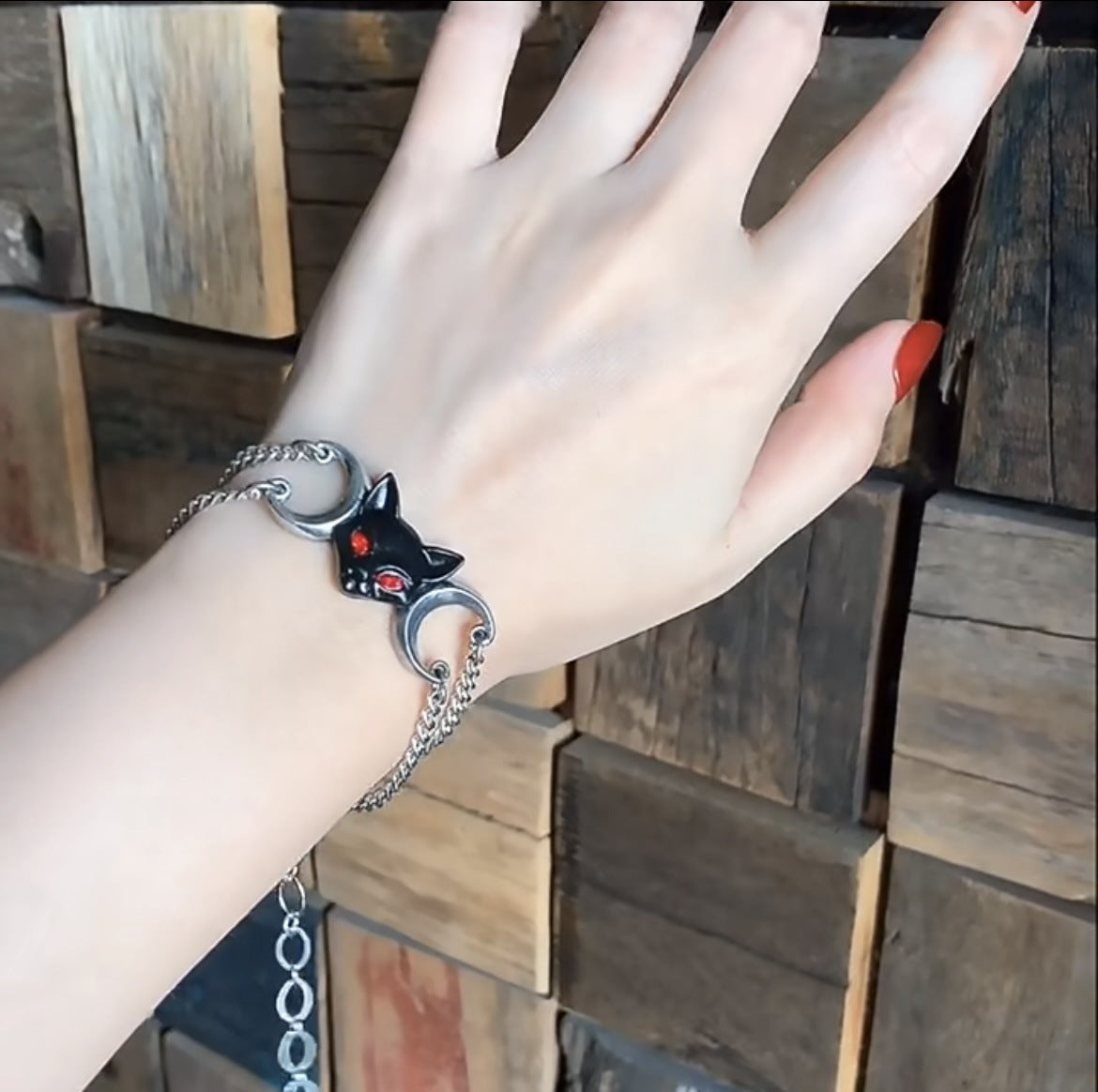 Wholesale Dark Street Style Cat Head Bracelet Zinc Alloy Red Eyes Unisex Fashion Accessory