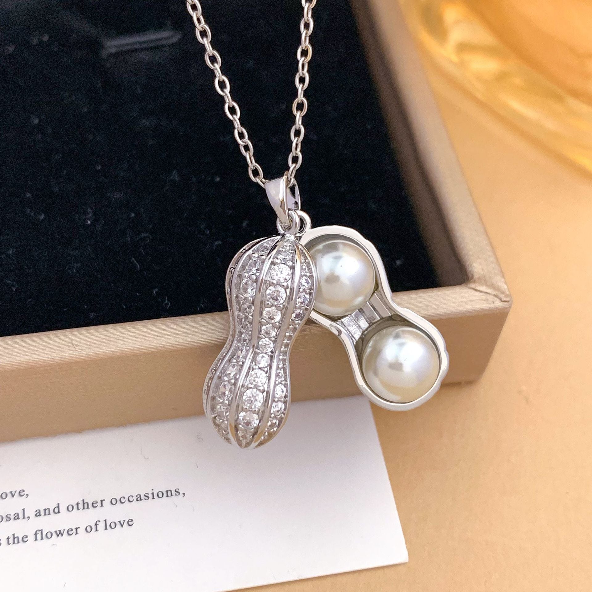 Wholesale Fashion Real Gold Plated Shell Pearl Pendant Necklace,  Titanium Steel Choker Jewelry Accessory