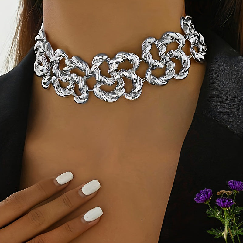 Wholesale Heavy Fashion Geometric Spiral Hollow Flower Necklace