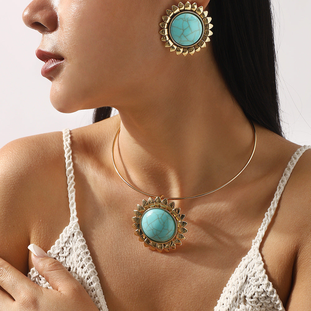 Wholesale  round turquoise inlaid flowers metal earrings collar light luxury necklace stud earrings