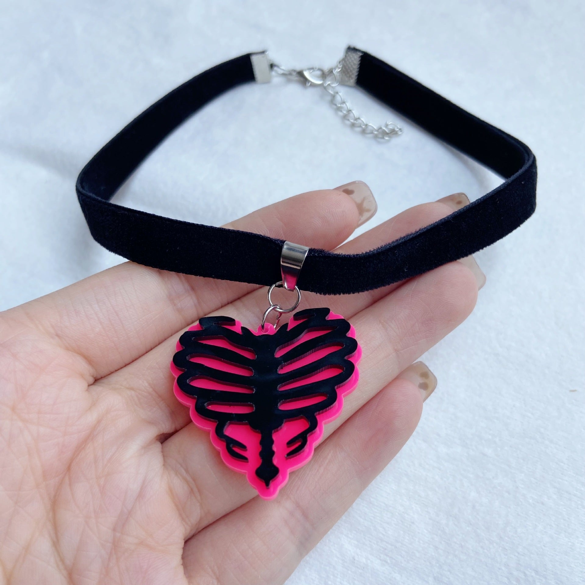 Wholesale Stylish Acrylic Choker Necklaces With Star Snowflake Heart Charms Fashion Jewelry Accessory For Party And Everyday Wear