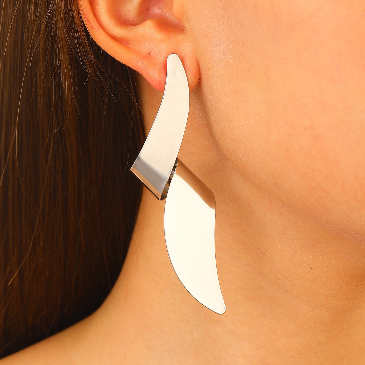 Wholesale Electroplated Metal Earrings Geometric Oval Pattern Fashion Accessory