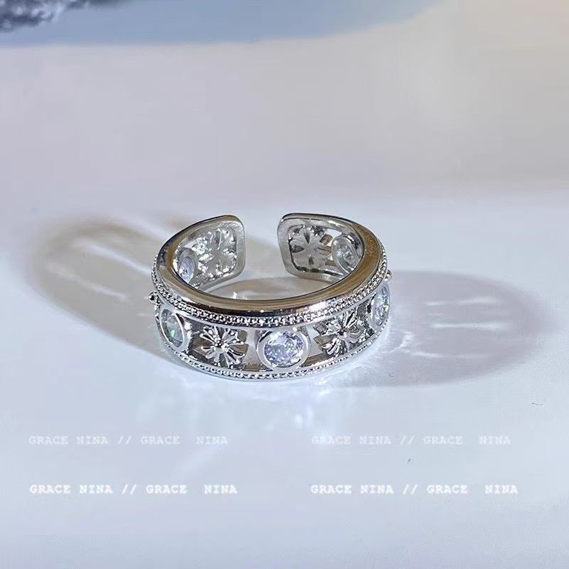 Wholesale Saturn Girl Chic Couple Ring Set Alloy Sparkling Fashion Jewelry Accessory For Gift Everyday Wear And Boutique Resale
