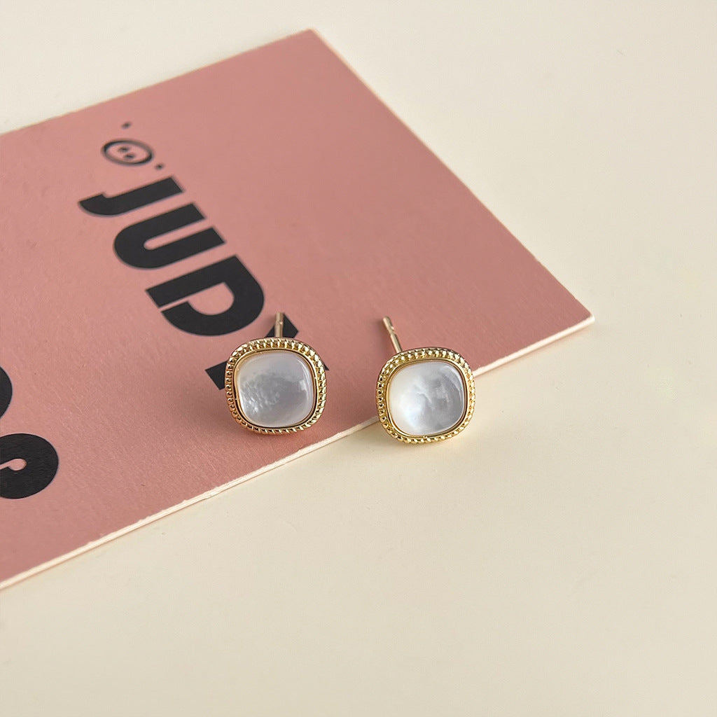 Wholesale Hand-made natural fritillary earrings