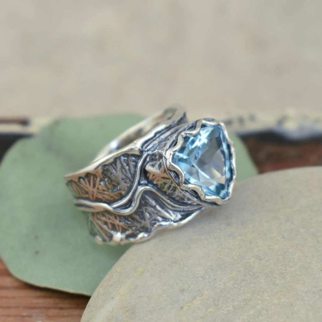 Wholesale  Fashion Retro Luxury Large Alloy Electroplated Blue Zircon Creative Ring for Men and Women