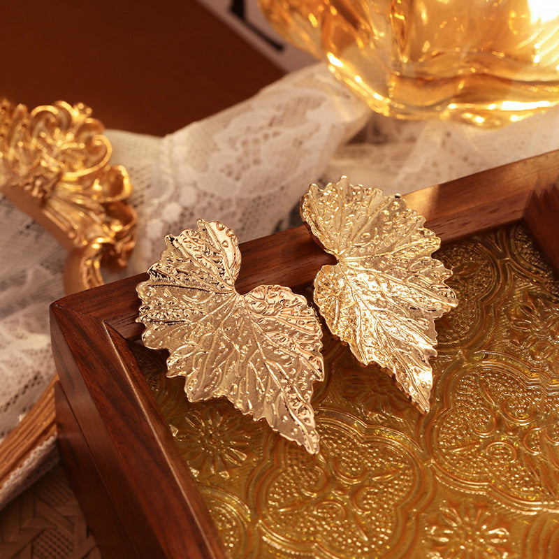 Wholesale metal exaggerated fashion leaves retro s925 silver needle alloy earrings ACC-ES-RuLong002