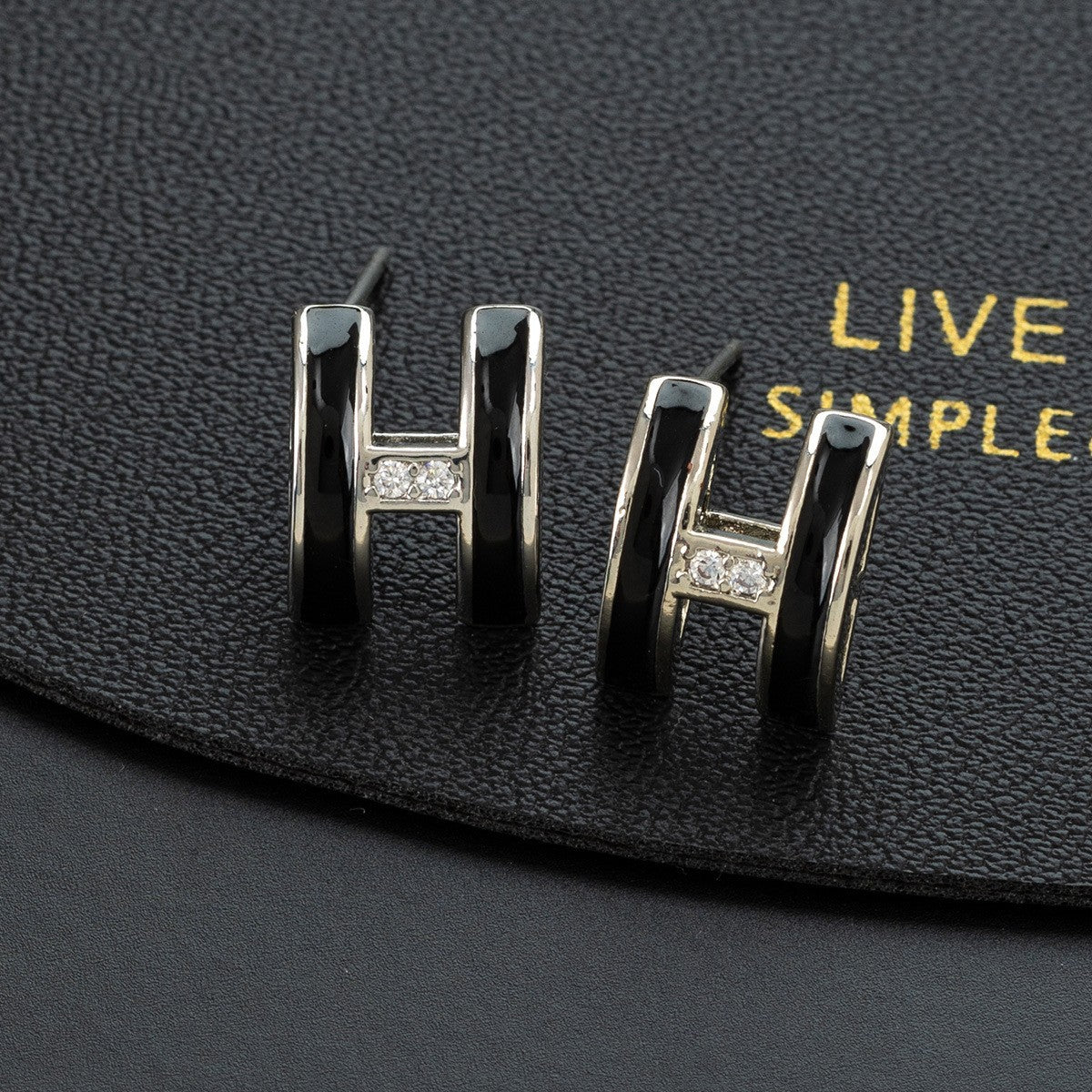Wholesale Gold Plated Zircon Letter Ear Cuffs For Women Trendy Geometric Shape Chic Everyday Jewelry Accessory Boutique Resale Gift