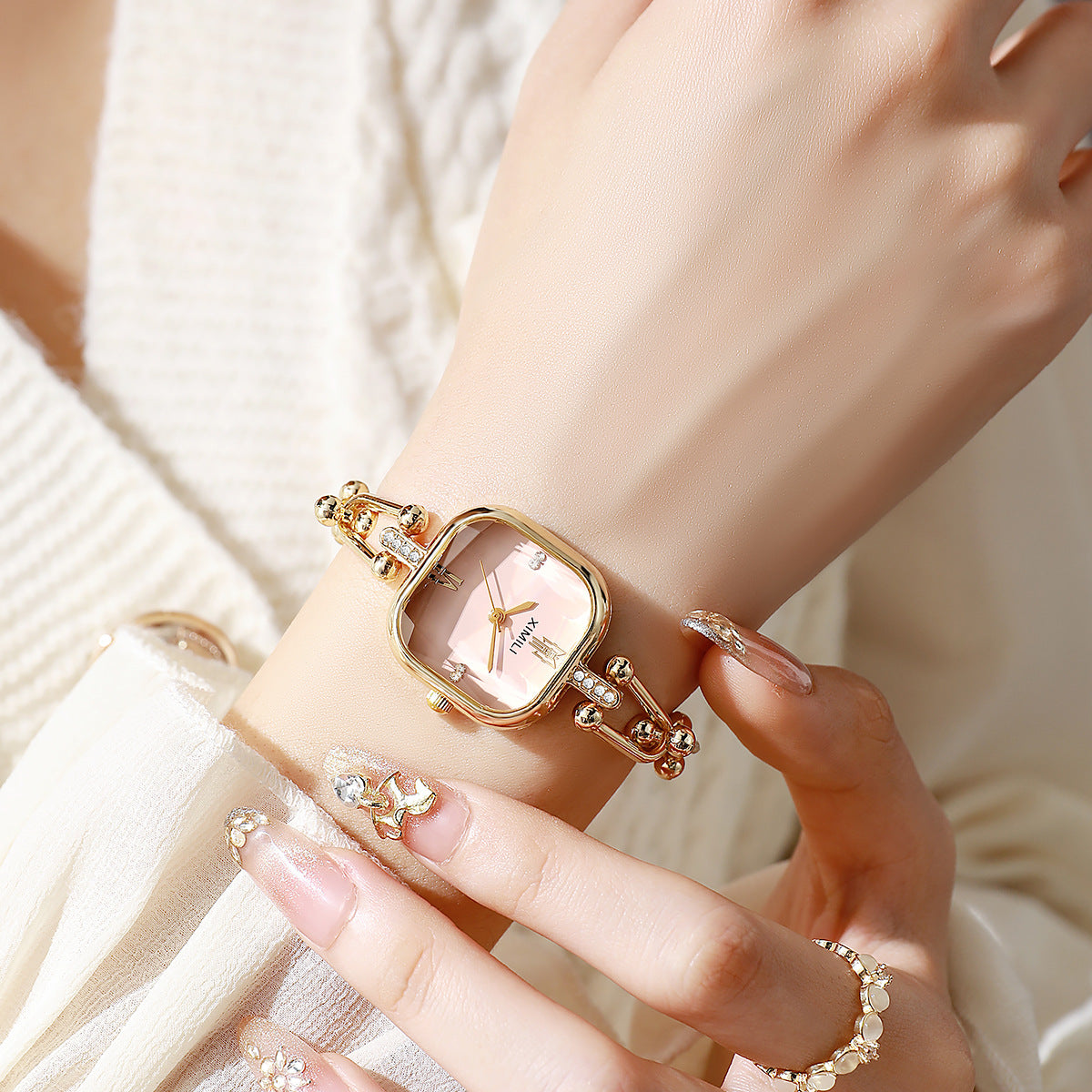 dxx-img:24b7f331699f254a2e2ca09380794877